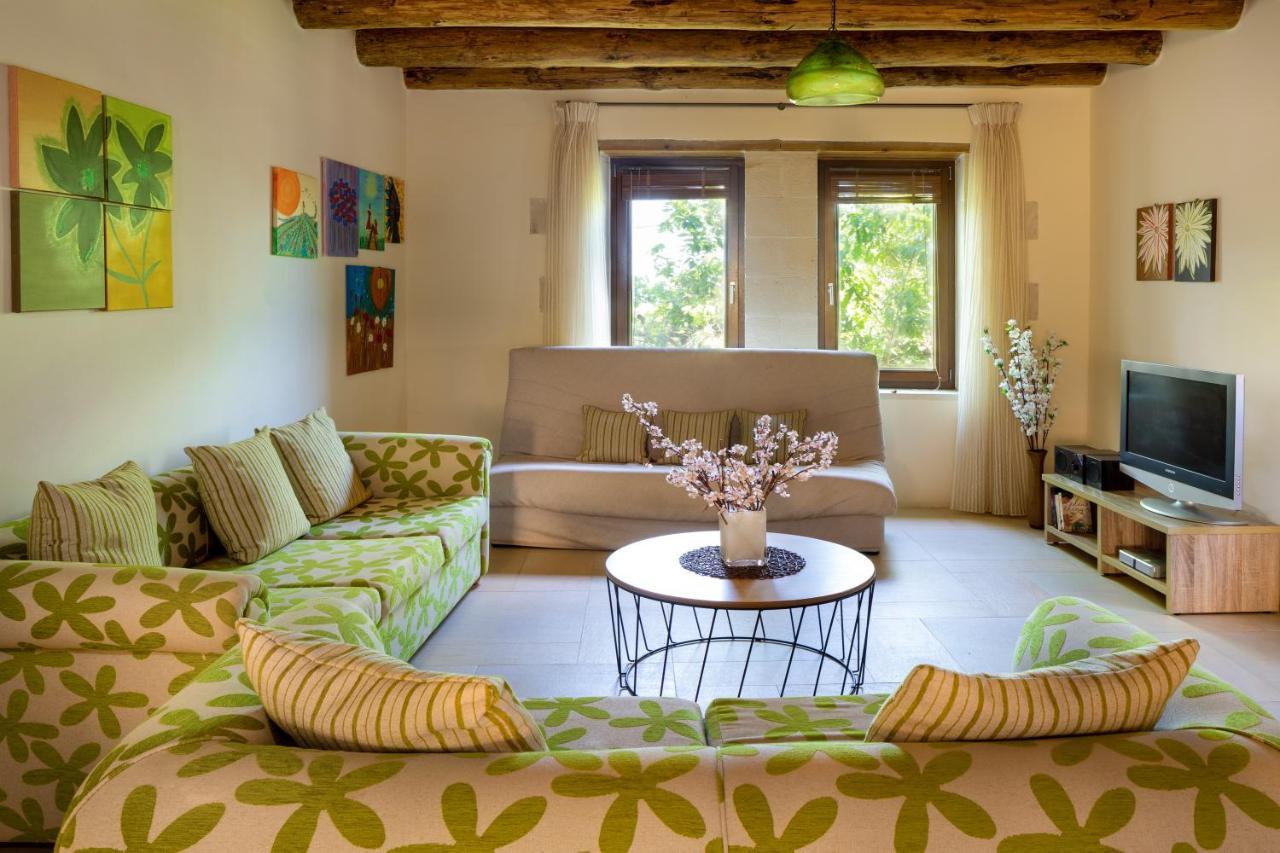 Villa Erontas - Private Heated Jacuzzi Makhairoí Zewnętrze zdjęcie